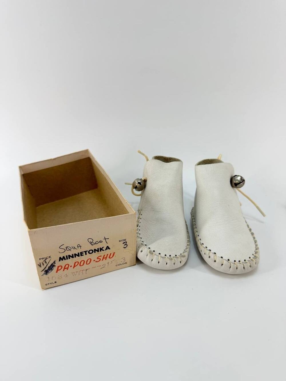 Vintage Minnetonka PA POO SHU Baby Boots White Leather Size 3 Moccasins